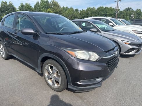 Used 2018 Honda HR-V LX image 5