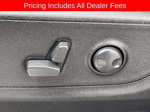 Used 2022 RAM 1500 Big Horn AWD/4WD image 17