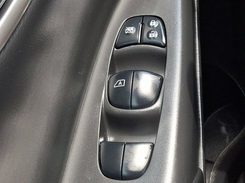 Used 2019 Nissan Sentra SR w/ Premium Package (SR) FWD image 25