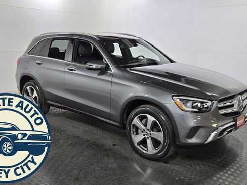 Used 2022 Mercedes-Benz GLC 300 4MATIC image 1