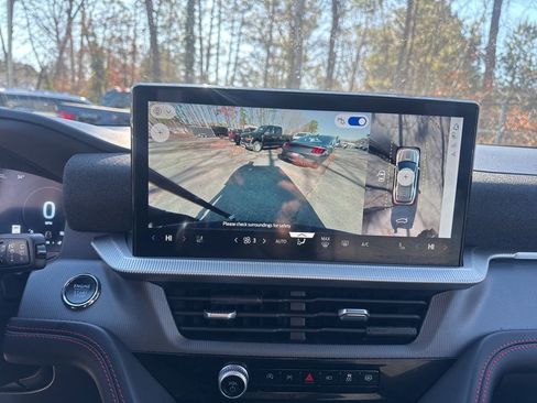 Used 2025 Ford Explorer ST-Line image 24