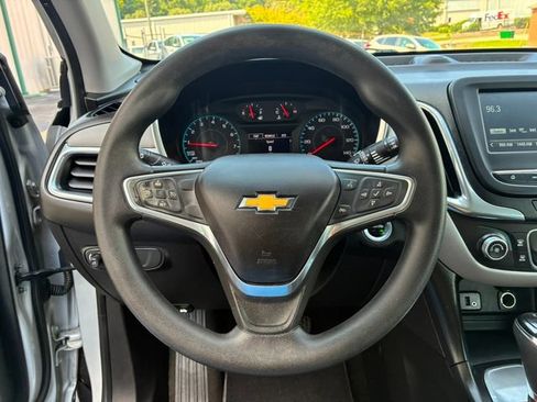 Used 2018 Chevrolet Equinox LS FWD image 22