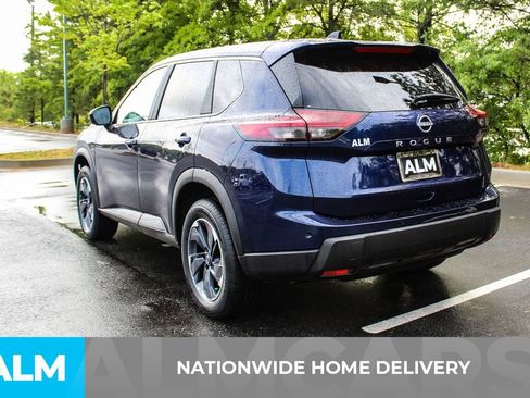 Used 2025 Nissan Rogue SV FWD image 5