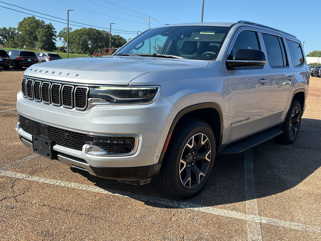 Used 2024 Jeep Wagoneer Series III AWD/4WD image 8