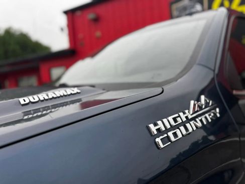 Used 2021 Chevrolet Silverado 1500 High Country w/ Z71 Off-Road Package AWD/4WD image 8