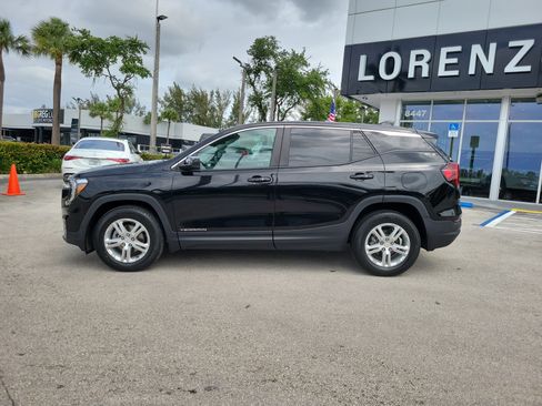 Used 2024 GMC Terrain SLE FWD image 8
