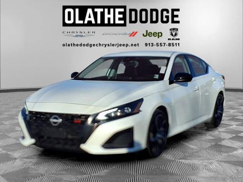 Used 2024 Nissan Altima 2.5 SR image 1