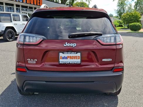 Used 2019 Jeep Cherokee Latitude Plus w/ Cold Weather Group AWD/4WD image 5