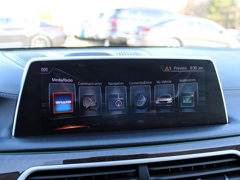 Used 2017 BMW 750i image 28