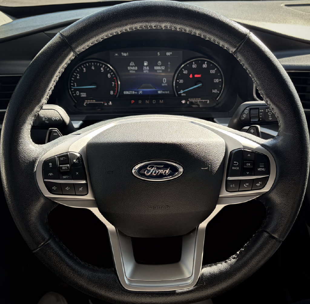 Used 2021 Ford Explorer XLT w/ Equipment Group 202A AWD/4WD image 9