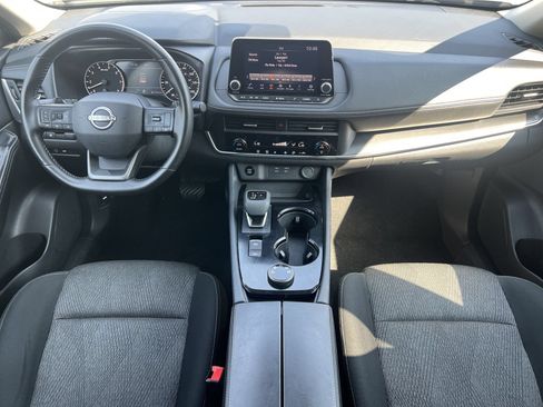 Used 2025 Nissan Rogue SV AWD/4WD image 2