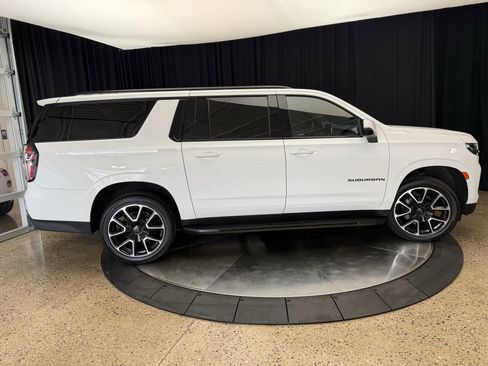 Used 2022 Chevrolet Suburban RST w/ Luxury Package AWD/4WD image 9