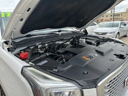 Used 2017 GMC Yukon Denali w/ Open Road Package AWD/4WD image 22