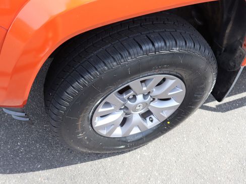 Used 2018 Toyota Tacoma SR5 image 42