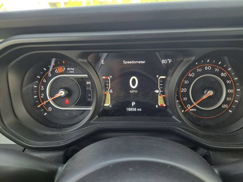 Certified 2025 Jeep Wrangler Unlimited Sahara AWD/4WD image 14