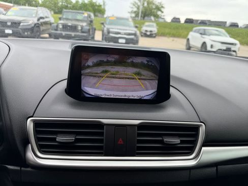 Used 2018 MAZDA MAZDA3 Touring FWD image 21
