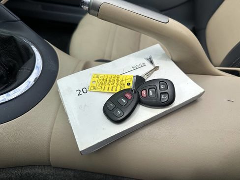 Used 2006 Pontiac Solstice Convertible w/ Premium Package image 25