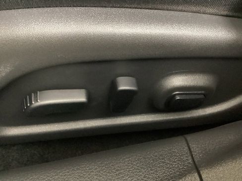 Used 2016 Nissan Altima 2.5 SR w/ LED Appearance Package image 17