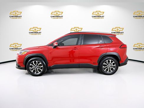 Used 2024 Toyota Corolla Cross AWD Hybrid w/ Moonroof Package image 4
