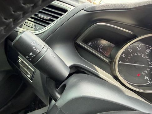 Used 2017 MAZDA MAZDA3 Touring FWD image 47