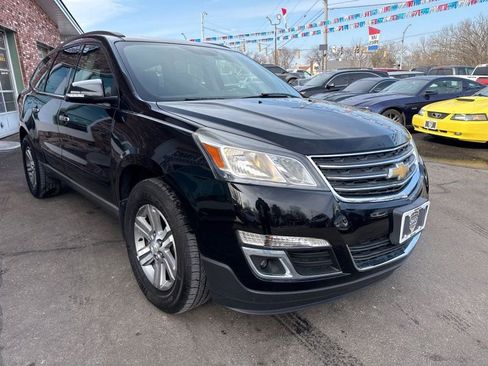 Used 2016 Chevrolet Traverse LT image 3
