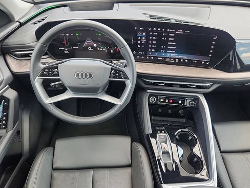 Certified 2025 Audi Q5 Premium Plus w/ Premium Plus AWD/4WD image 4