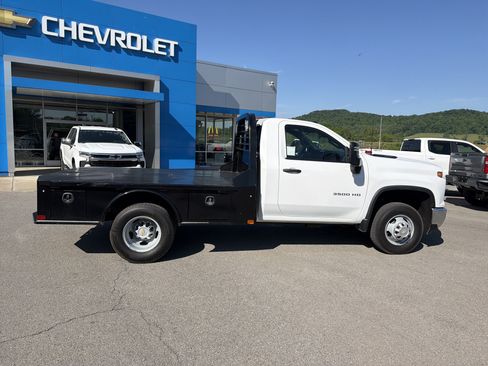 Used 2025 Chevrolet Silverado 3500 W/T w/ WT Convenience Package AWD/4WD image 3