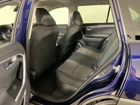 Used 2024 Toyota RAV4 XLE AWD/4WD image 32