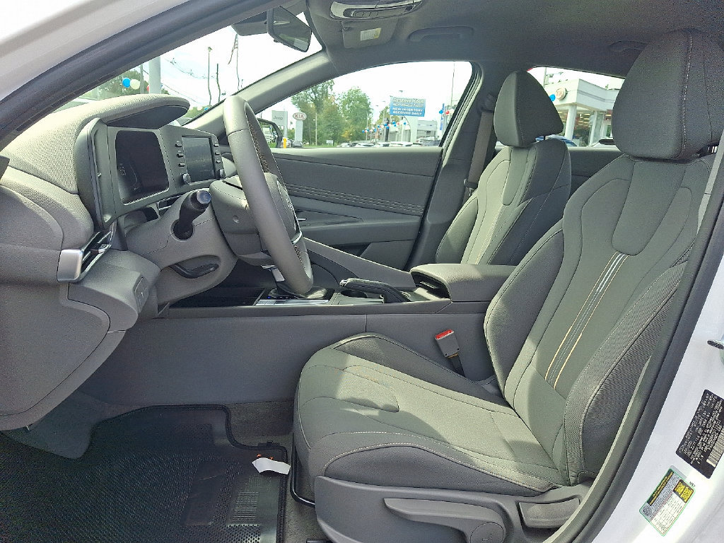 Used 2026 Hyundai Elantra Sport FWD image 14