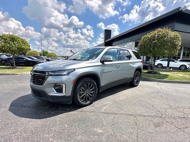 Used 2023 Chevrolet Traverse RS FWD image 4