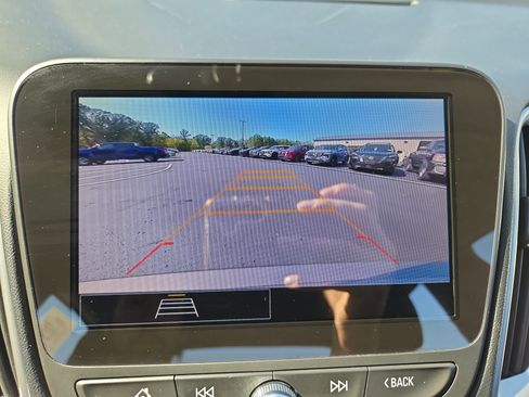 Used 2023 Chevrolet Malibu LT image 19