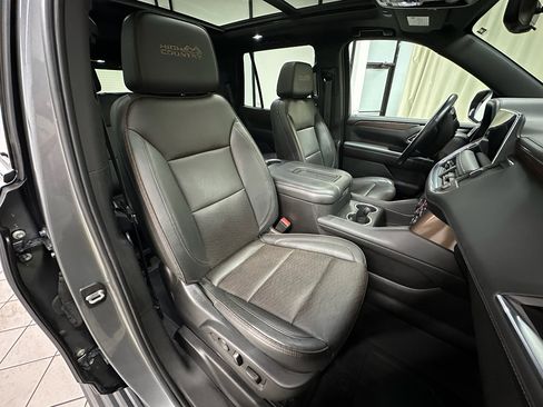 Used 2021 Chevrolet Tahoe High Country w/ Premium Package image 19