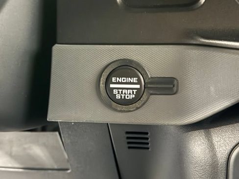 Used 2022 Ford Bronco 4-Door AWD/4WD image 16