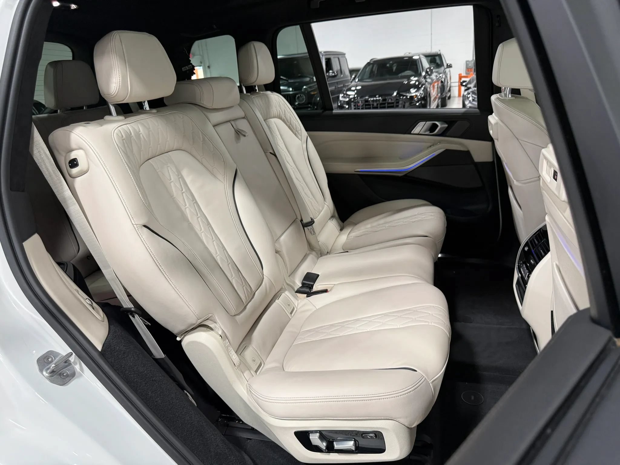 Used 2020 BMW X7 M50i w/ Executive Package AWD/4WD image 67