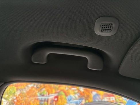 New 2025 Jeep Grand Cherokee Altitude image 34