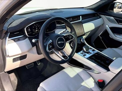 Used 2022 Jaguar F-PACE SVR image 13
