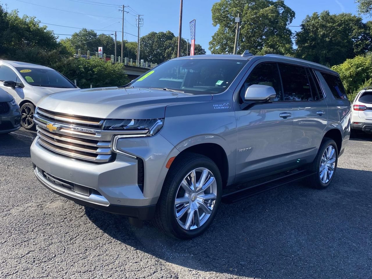 Used 2024 Chevrolet Tahoe High Country w/ Premium Package AWD/4WD image 3