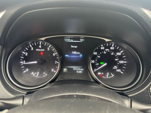 Used 2016 Nissan Rogue SV FWD image 19