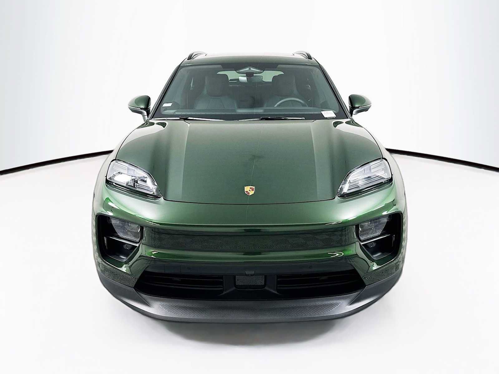 Used 2026 Porsche Macan Electric RWD image 6