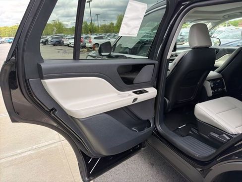 New 2026 Lincoln Aviator AWD image 11