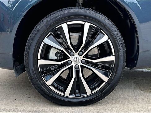 Used 2025 Volvo XC60 B5 Ultra w/ Protection Package Premier AWD/4WD image 11
