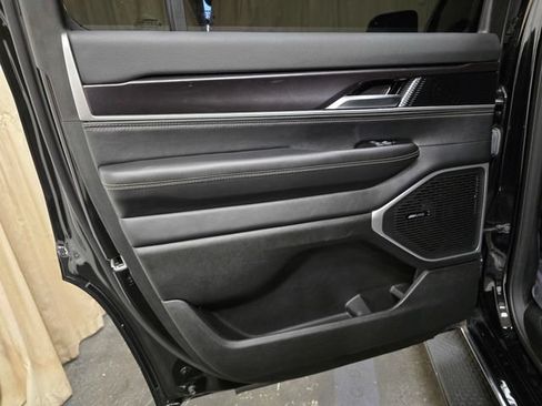 Used 2024 Jeep Wagoneer 4WD w/ Rear Seat Video Group 1 image 32