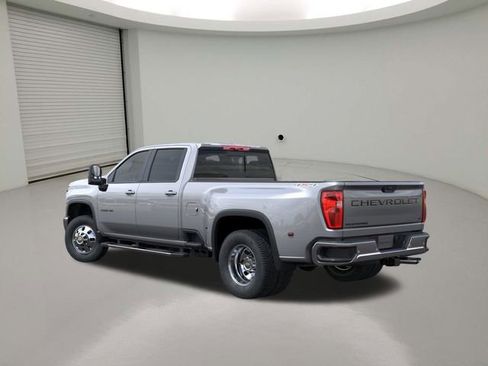 New 2026 Chevrolet Silverado 3500 LT image 3
