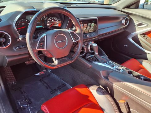 Used 2018 Chevrolet Camaro LT RWD image 2