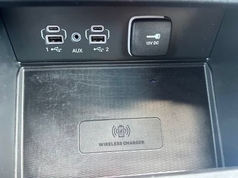 Used 2025 Jeep Grand Cherokee Altitude AWD/4WD image 12