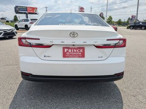 Used 2025 Toyota Camry LE FWD image 5