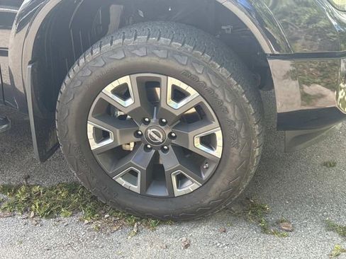 Used 2023 Nissan Titan Platinum Reserve w/ Moonroof Package image 4