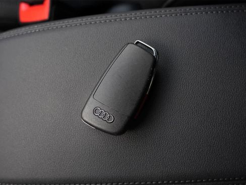 Used 2025 Audi Q3 2.0T Premium image 29