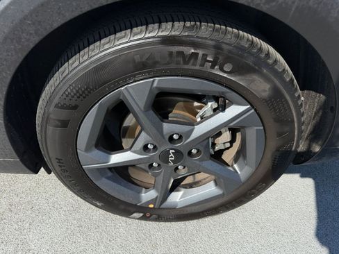 Used 2025 Kia K4 LXS image 29