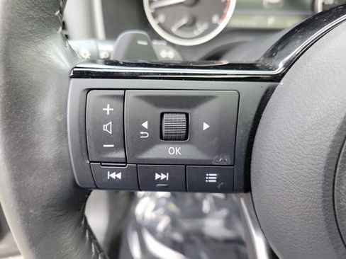 Used 2022 Nissan Rogue SV w/ SV Premium Package image 26